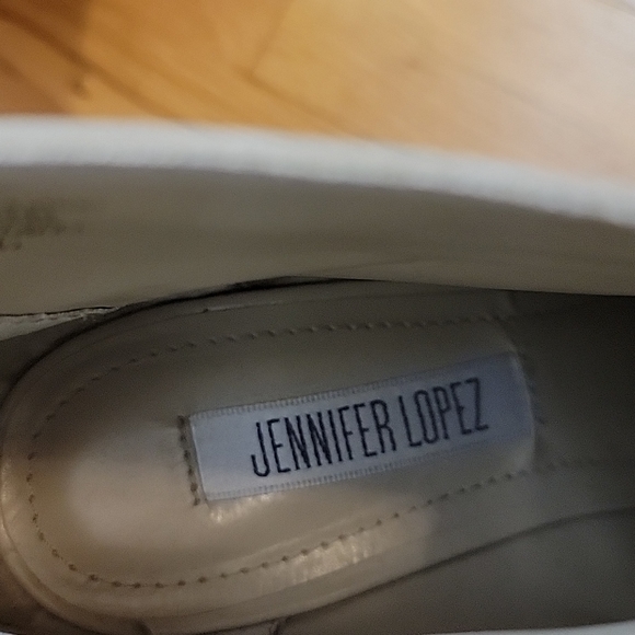 Jennifer Lopez Cream Wedge Bootie size 7.5 medium (light use) - Picture 7 of 8